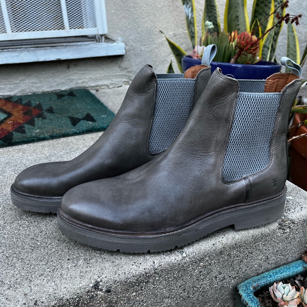 Men’s Frye Bowery Chelsea Silverstone Boots size 9M